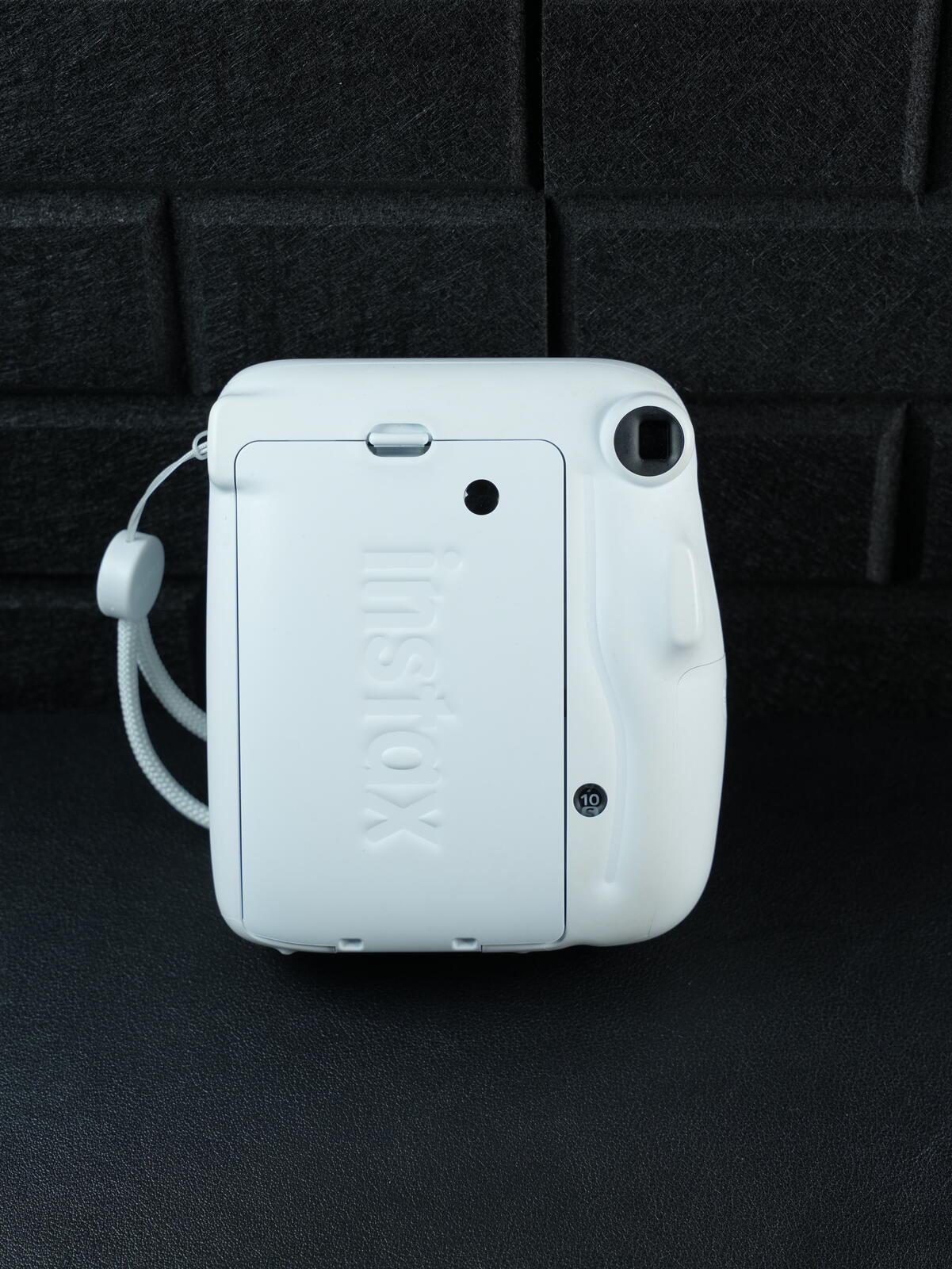 Boxed Fujifilm Instax Mini 11 White Instant Camera - Works Perfectly (424)
