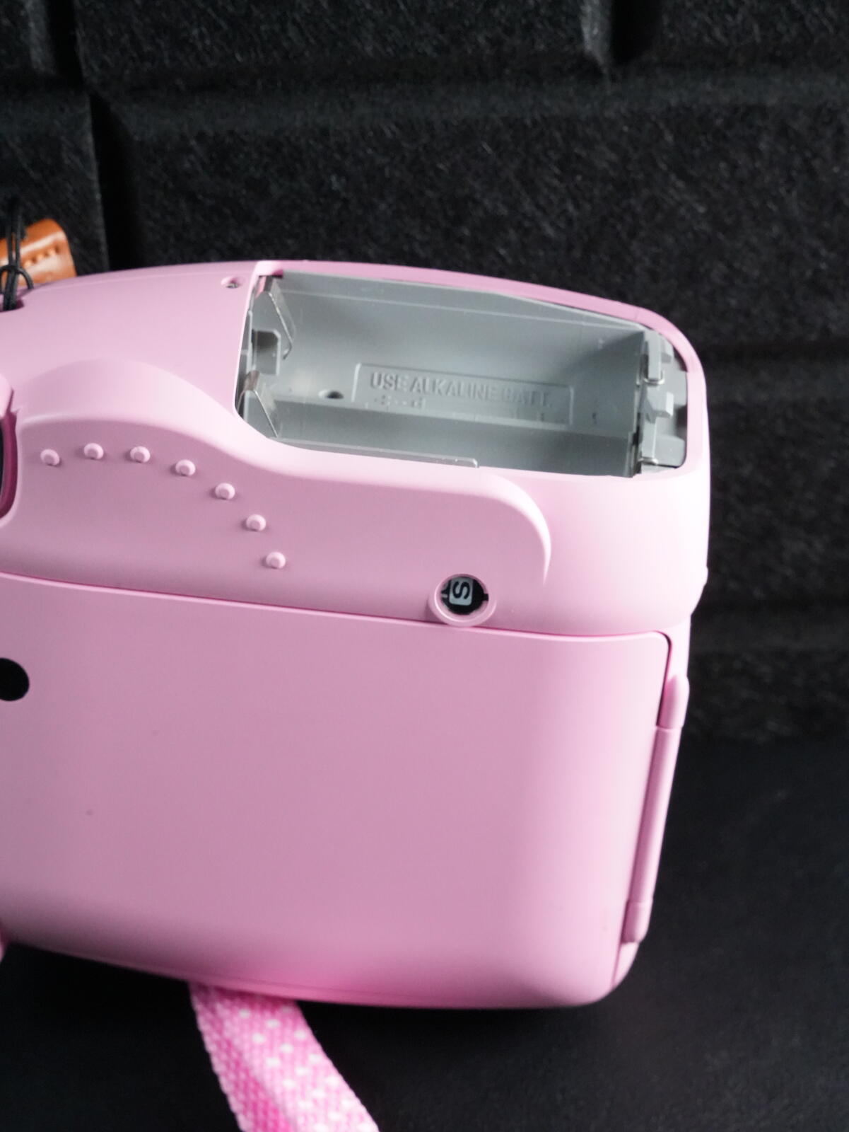 Fujifilm Instax Mini 9 Pink Instant Camera & Case / Strap - Fully Working