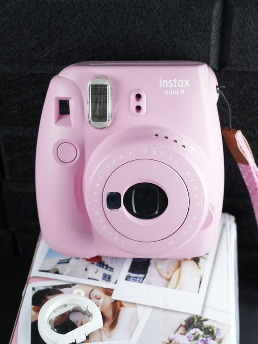 Fujifilm Instax Mini 9 Pink Instant Polaroid Camera - Boxed & Fully Working 542