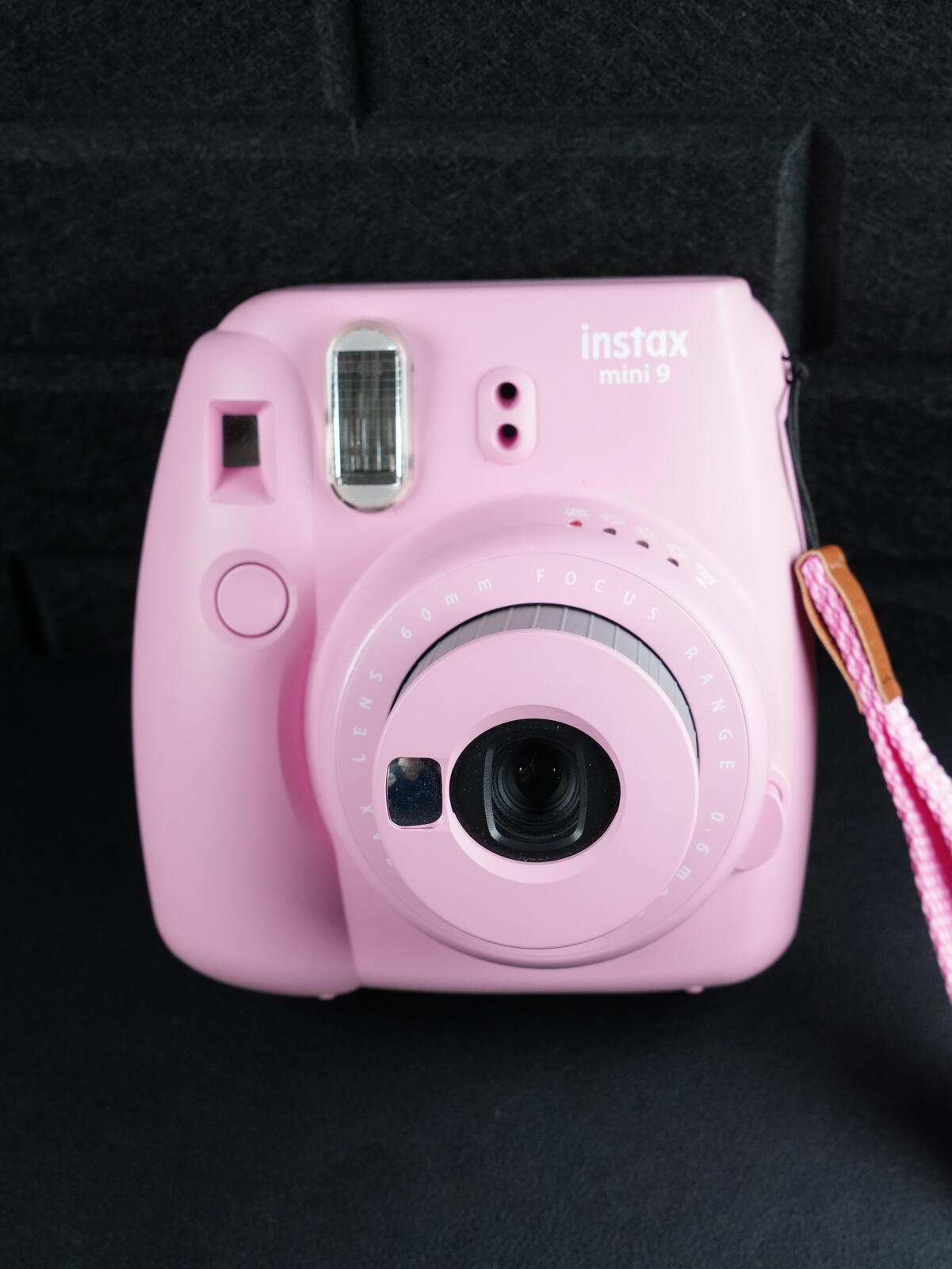 Fujifilm Instax Mini 9 Pink Instant Polaroid Camera - Boxed & Fully Working 542