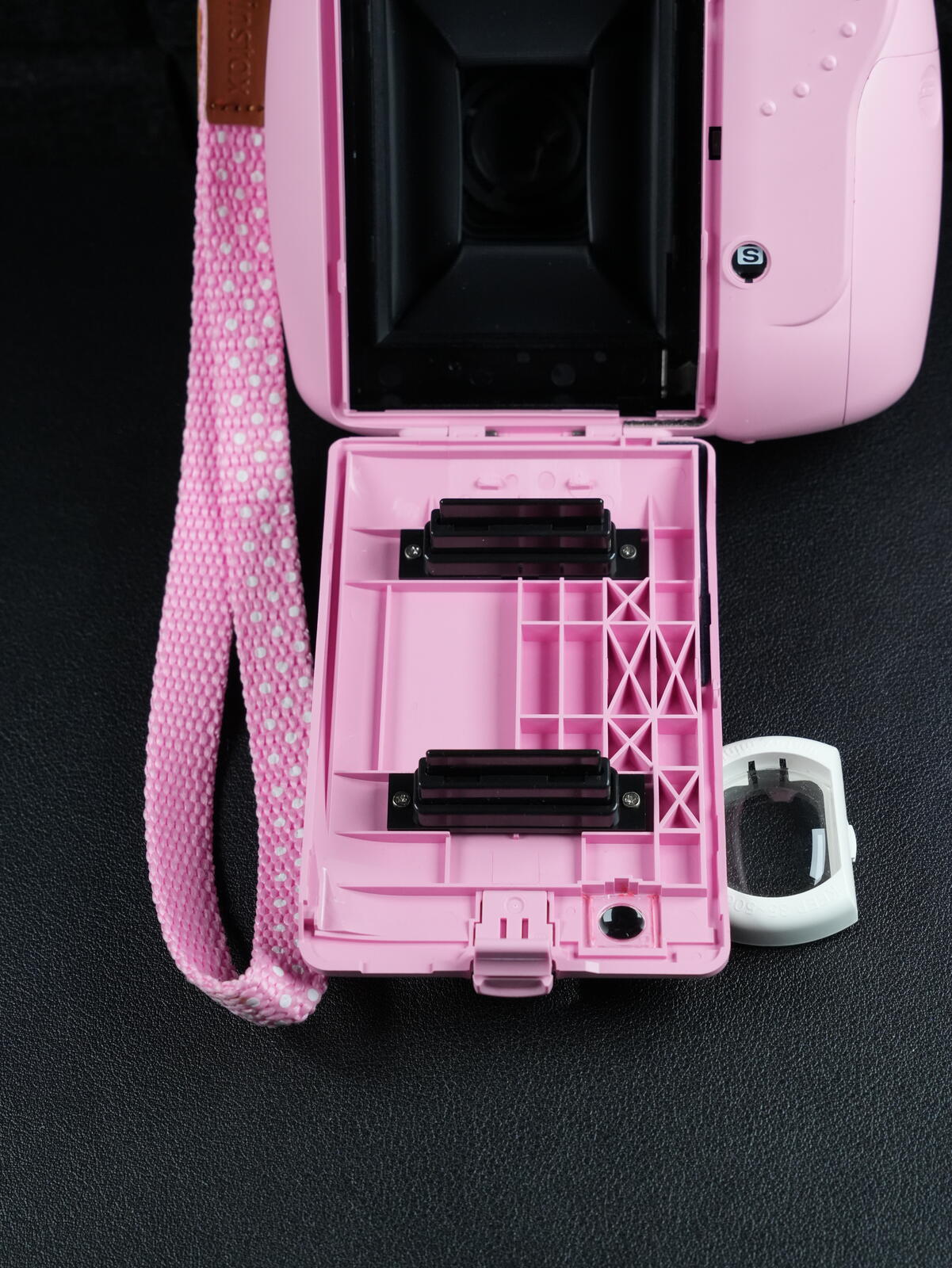 Fujifilm Instax Mini 9 Pink Instant Polaroid Camera - Boxed & Fully Working 542