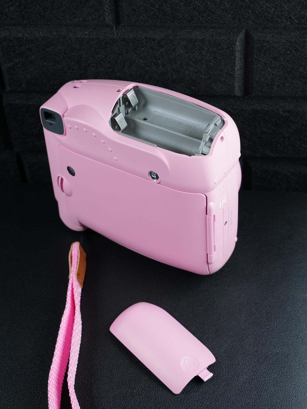 Fujifilm Instax Mini 9 Pink Instant Polaroid Camera - Boxed & Fully Working 542