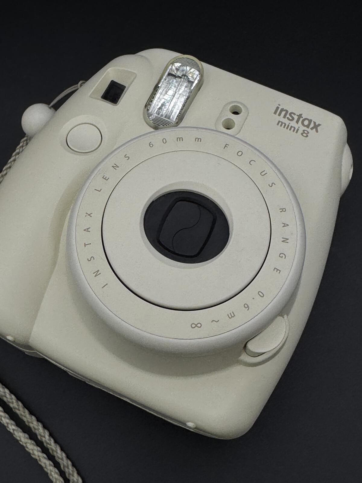 Fujifilm Instax Mini 8 White Instant Camera - Film Tested & Fully Working (323)