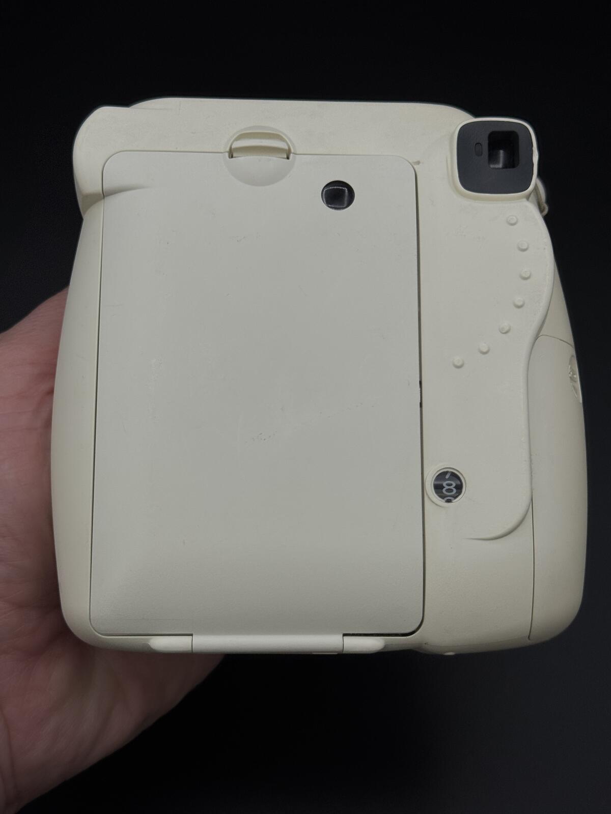 Fujifilm Instax Mini 8 White Instant Camera - Film Tested & Fully Working (323)