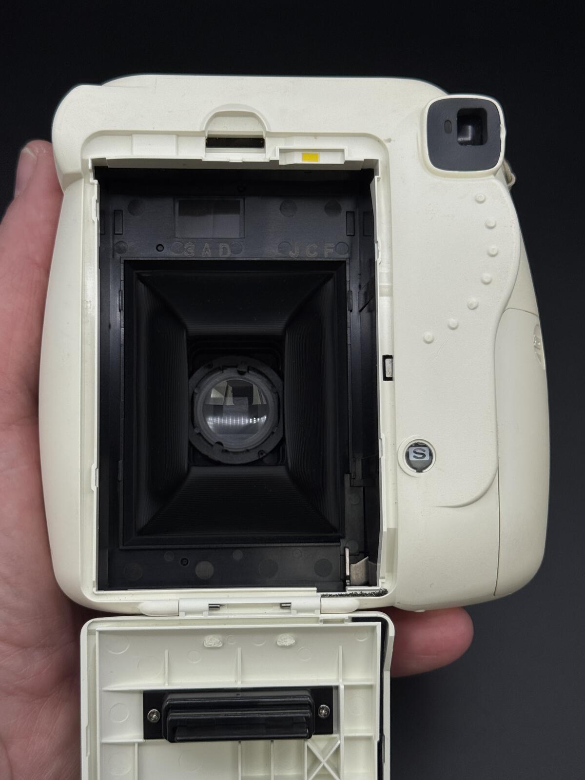 Fujifilm Instax Mini 8 White Instant Camera - Film Tested & Fully Working (323)