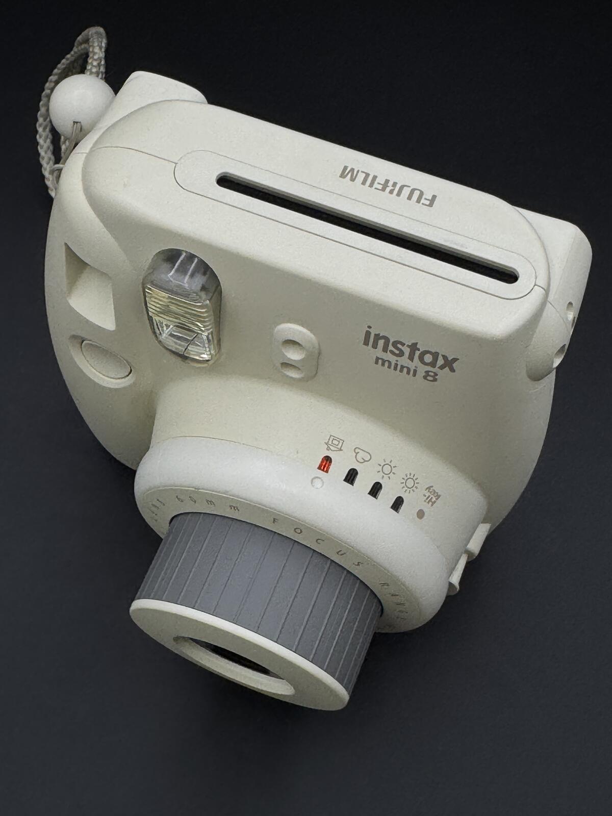 Fujifilm Instax Mini 8 White Instant Camera - Film Tested & Fully Working (323)