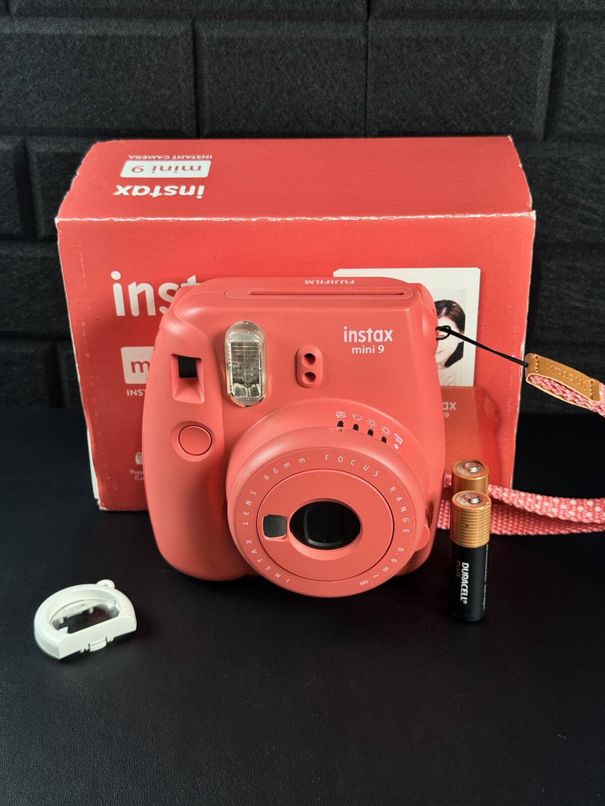 Fujifilm Instax Mini 9 Poppy Red Instant Polaroid Camera - Boxed & Working