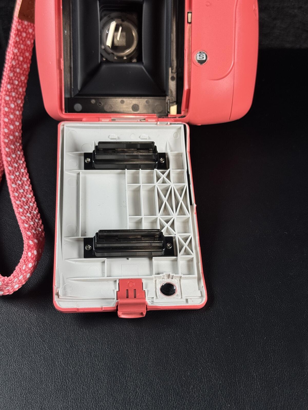 Fujifilm Instax Mini 9 Poppy Red Instant Polaroid Camera - Boxed & Working