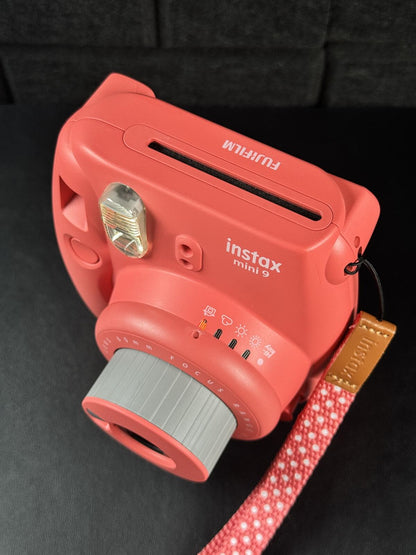Fujifilm Instax Mini 9 Poppy Red Instant Polaroid Camera - Boxed & Working
