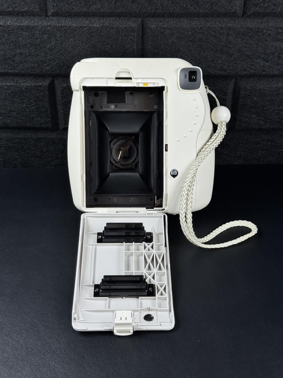 Fujifilm Instax Mini 8 White Instant Camera - Tested & Fully Working