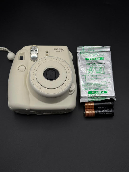 Fujifilm Instax Mini 8 White Instant Camera + Film & Batteries - Working