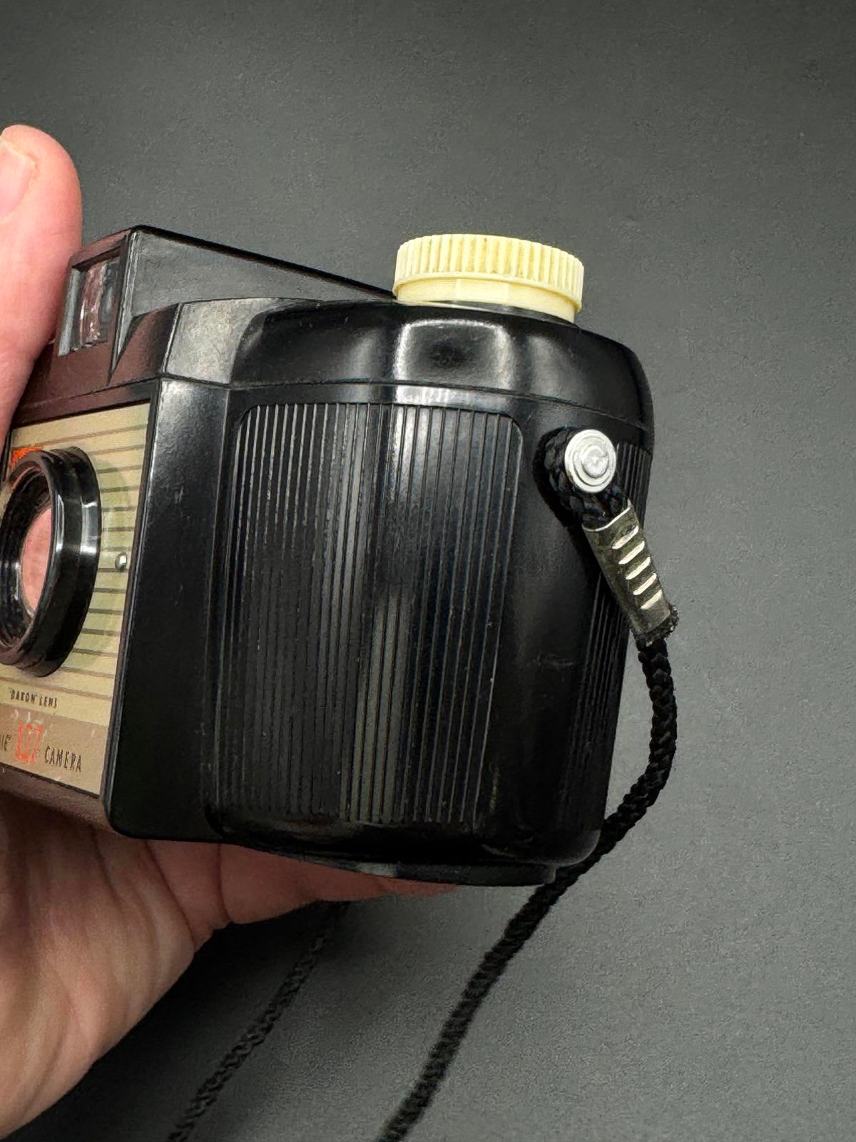 Vintage Kodak Brownie 127 Roll Film Camera - Working (C30)