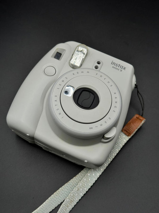 Fujifilm Instax Mini 9 White Instant Camera - Perfect Working Order (H119)