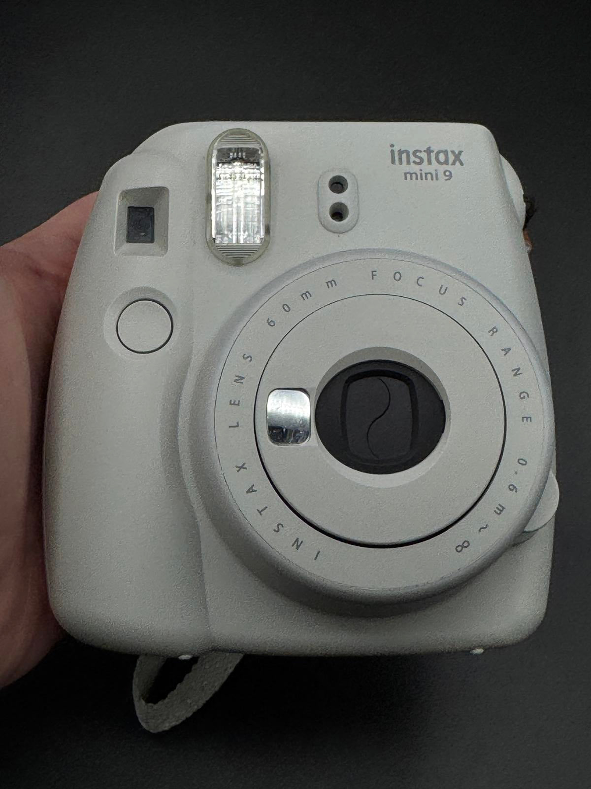 Fujifilm Instax Mini 9 White Instant Camera - Perfect Working Order (H119)