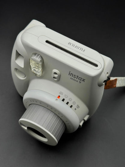 Fujifilm Instax Mini 9 White Instant Camera - Perfect Working Order (H119)