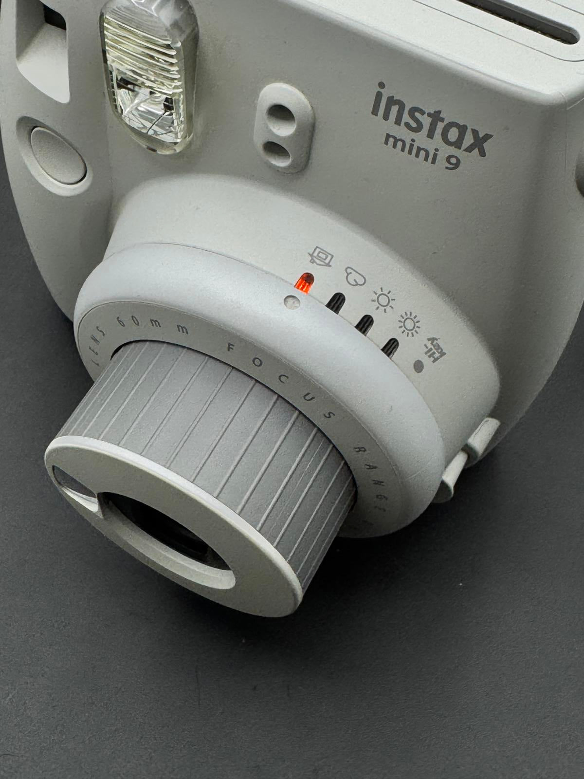 Fujifilm Instax Mini 9 White Instant Camera - Perfect Working Order (H119)