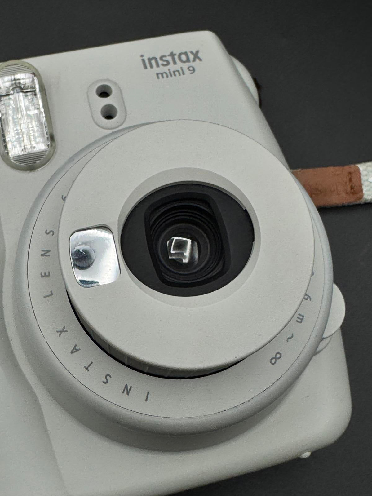 Fujifilm Instax Mini 9 White Instant Camera - Perfect Working Order (H119)