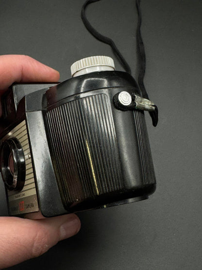 Vintage 1950's Kodak Brownie 127 Roll Film Camera - Working (MA1)