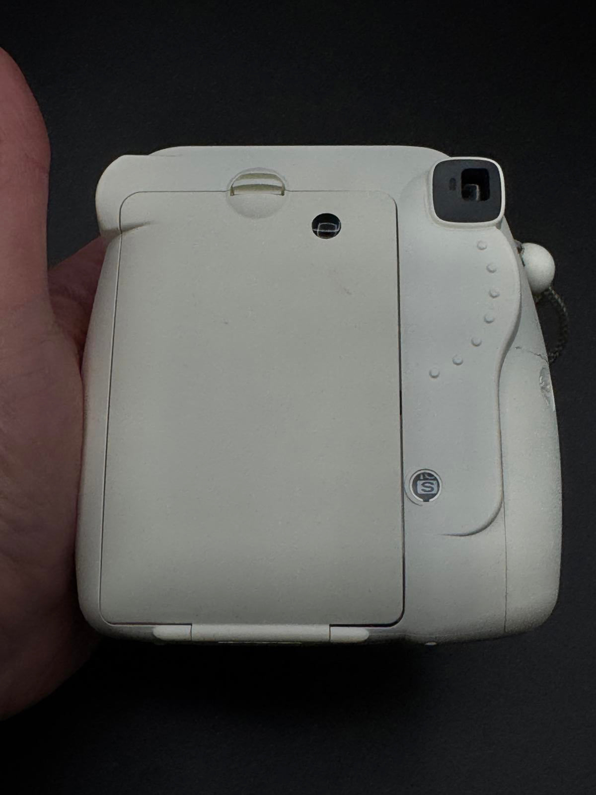 Fujifilm Instax Mini 8 White Instant Camera - Works Perfectly