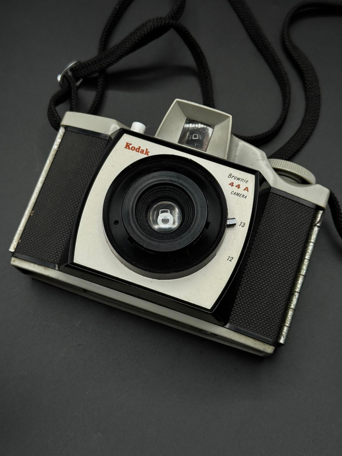 Vintage 1960's Kodak Brownie 44A 127 Film Camera - Read Details (J119)