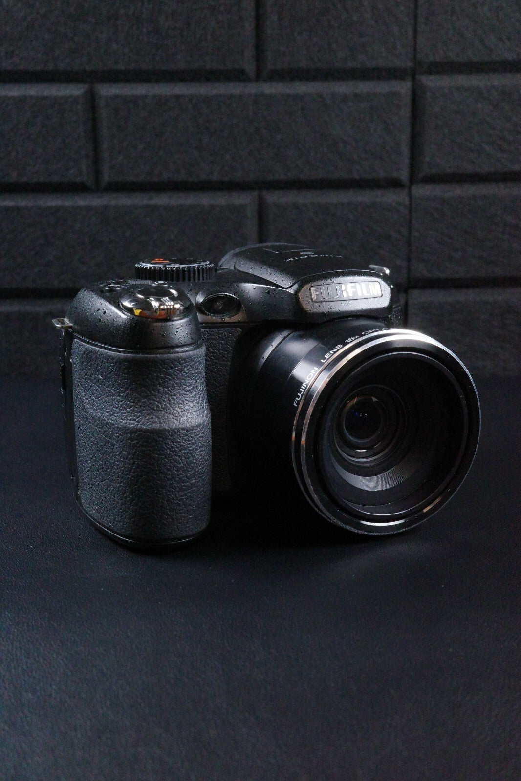 Fujifilm FinePix S2950 14.0MP Digital Camera + Batteries - Tested & Working