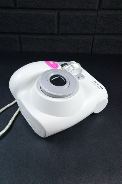 Fujifilm Instax Mini 7S Instant Film Camera Boxed & Working + Film and Batteries