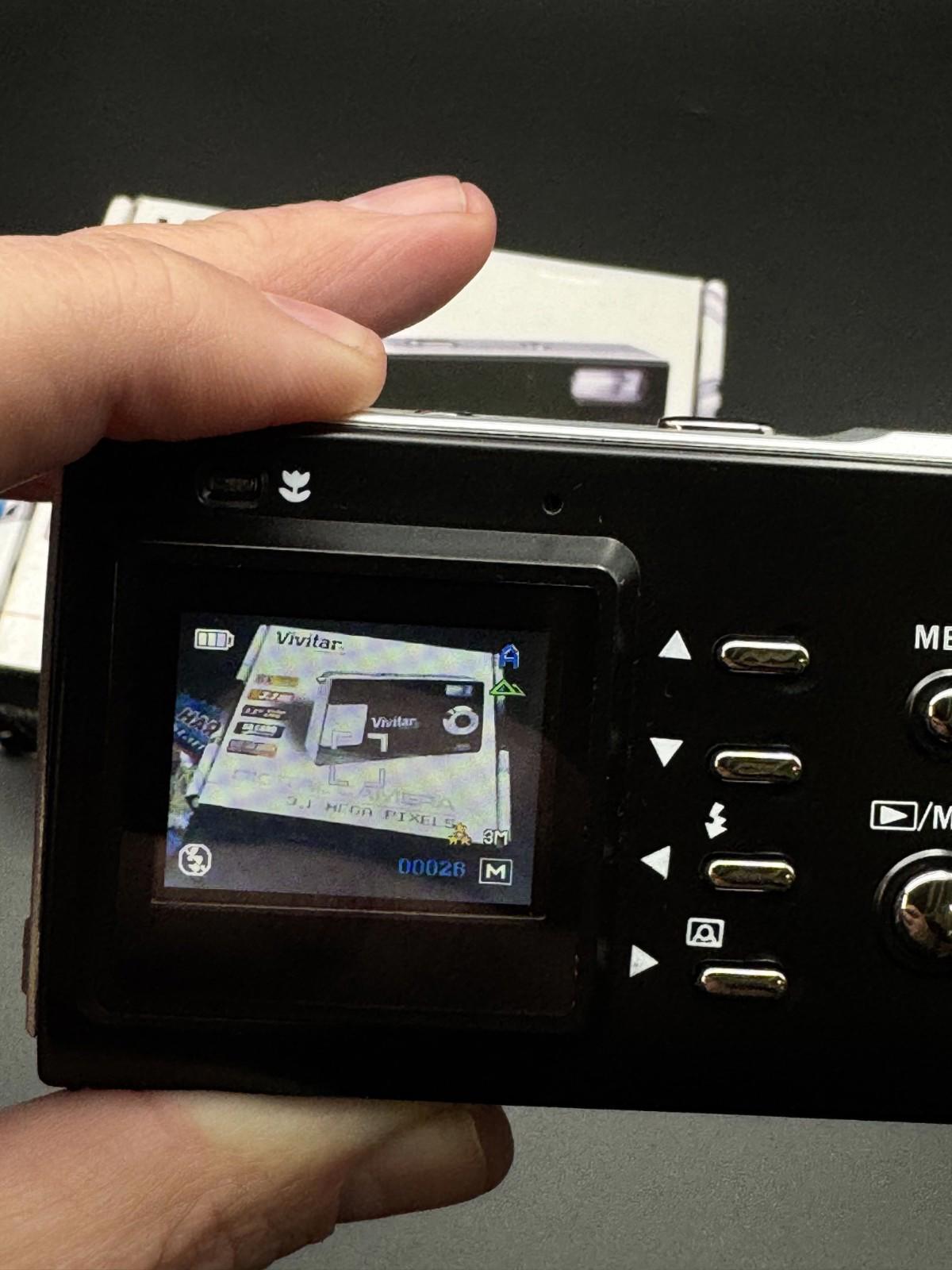 Vivitar Vivicam 3188 3.1MP Compact Digital Camera + Batteries - Boxed & Working