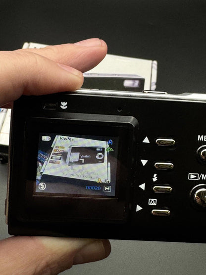 Vivitar Vivicam 3188 3.1MP Compact Digital Camera + Batteries - Boxed & Working