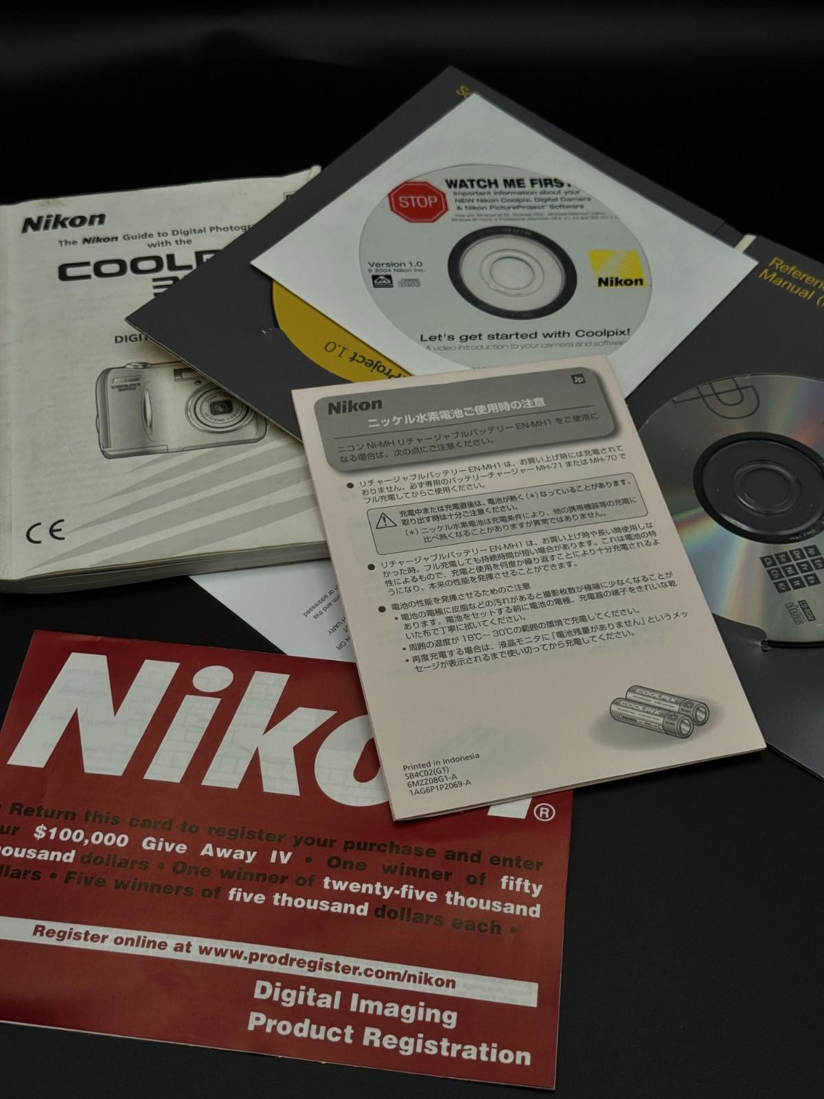 Nikon COOLPIX 3200 3.2MP Digital Camera + Box, Case, Card & Batteries - Working