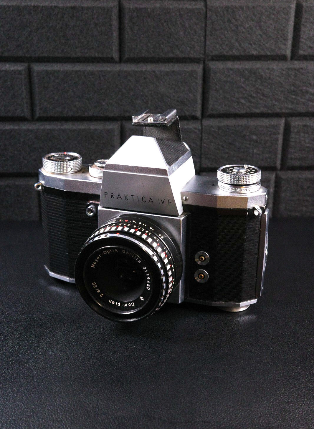 Vintage Praktica IV F 35mm Film Camera & 50mm f/2.8 Lens - Faulty (Read Details)