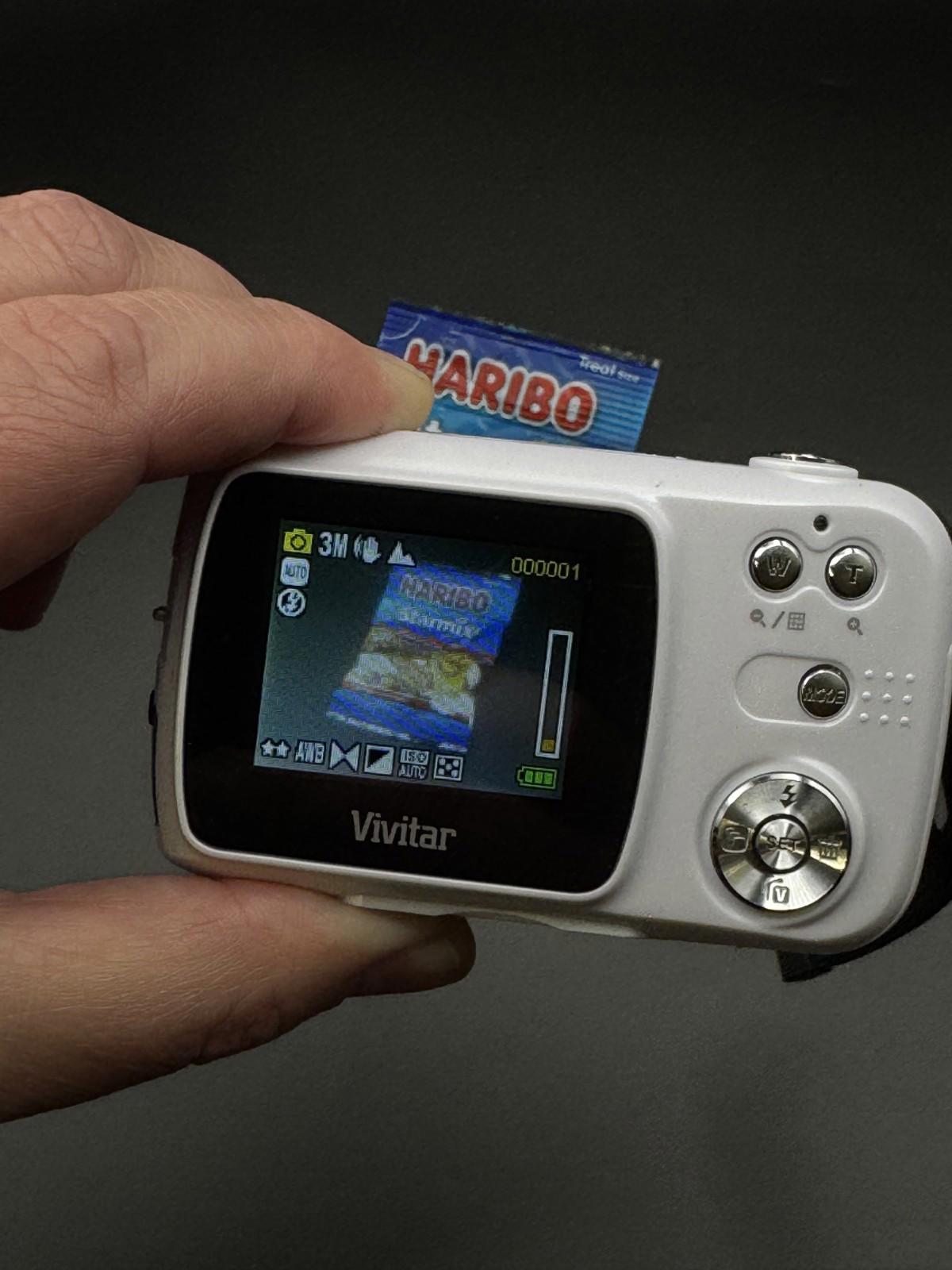 Vivitar Vivicam 7122 Digital Camera 7.1 MP + Batteries Tested and Fully Working