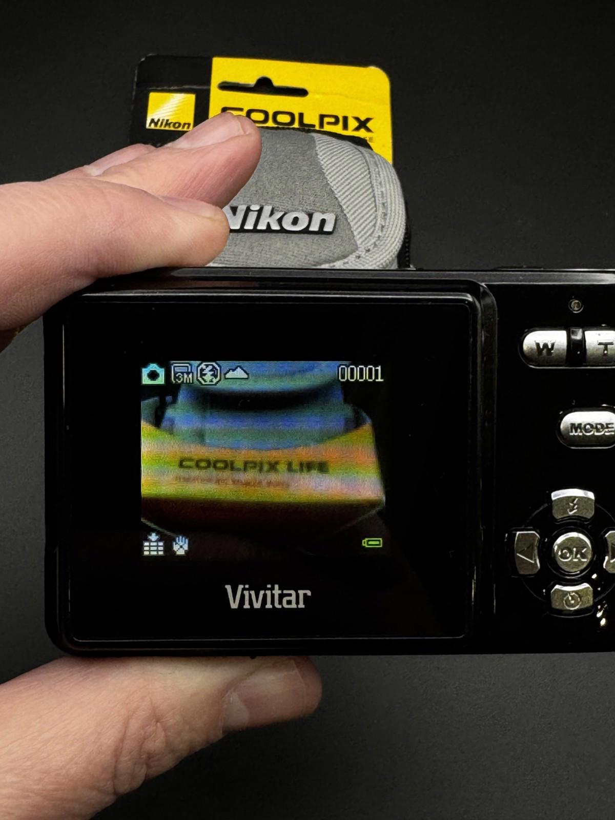 Vivitar Digital Camera Vivicam 5022 5.1MP + Case & Batteries - Fully Working