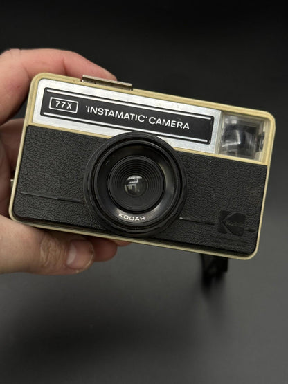 Working Vintage Kodak 77X Instamatic 126 Film Camera - 1970s Retro Collectable