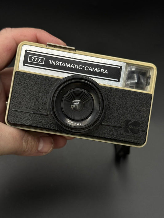 Working Vintage Kodak 77X Instamatic 126 Film Camera - 1970s Retro Collectable