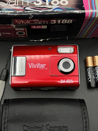 Vivitar Vivicam 3188 Red Digital Camera 3.1MP - Box, Case + Batteries - Working