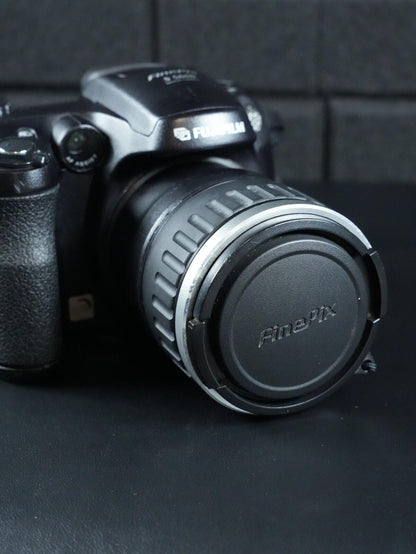 Fujifilm FinePix S5600 Compact Digital Bridge Camera 5MP 10x Zoom - Working