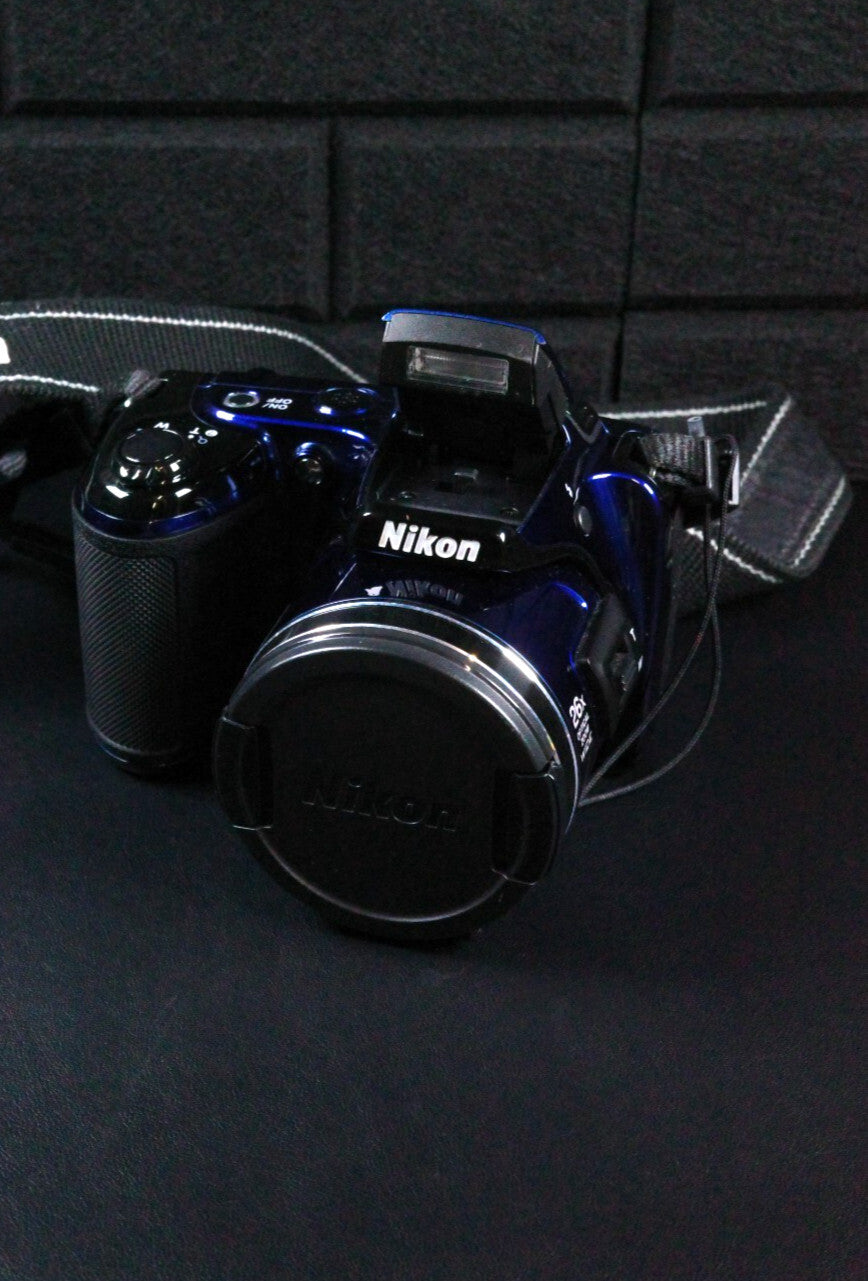 Nikon Coolpix L810 16.1MP Blue Digital Bridge Camera 26x Optical Zoom - Working