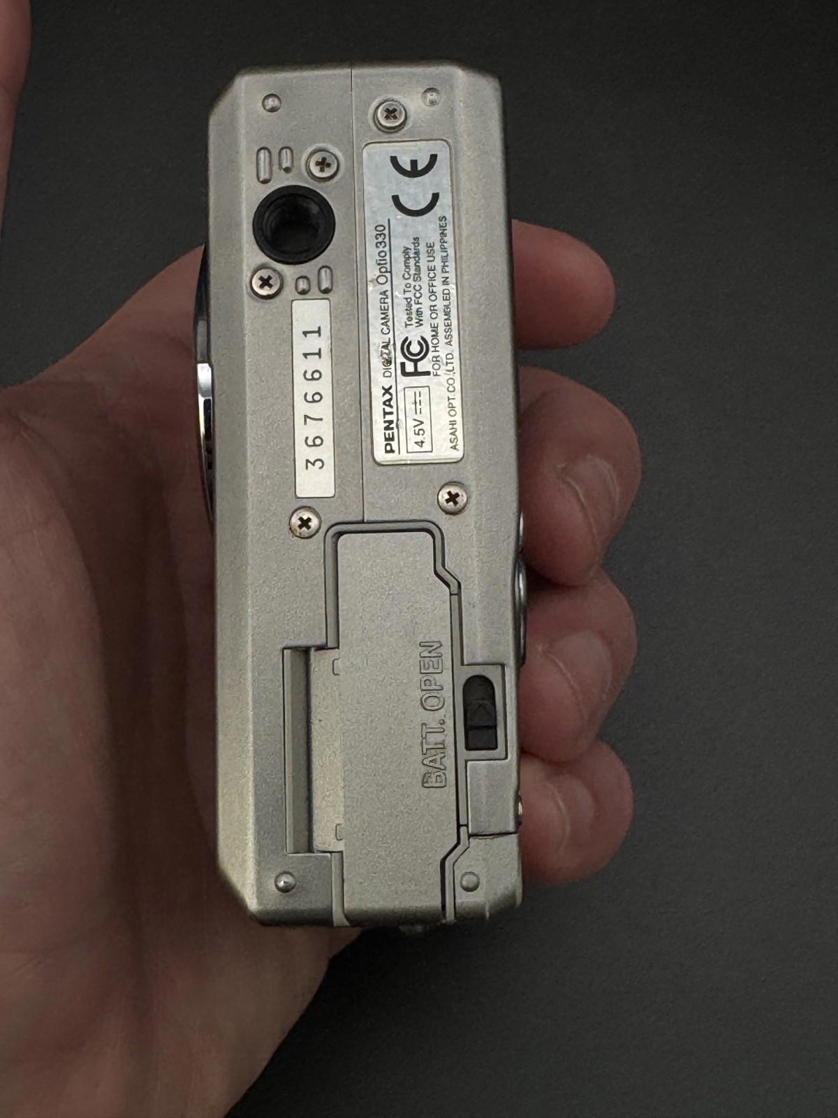 Fully Working Pentax Digital Camera Optio 330 3.2MP + Battery (Read Details)