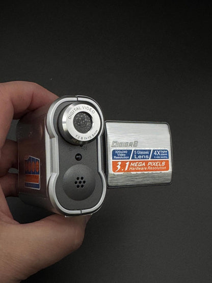 Boxded & Working Digigr8 DV182 Silver Compact Digital Video Camera + Batteries