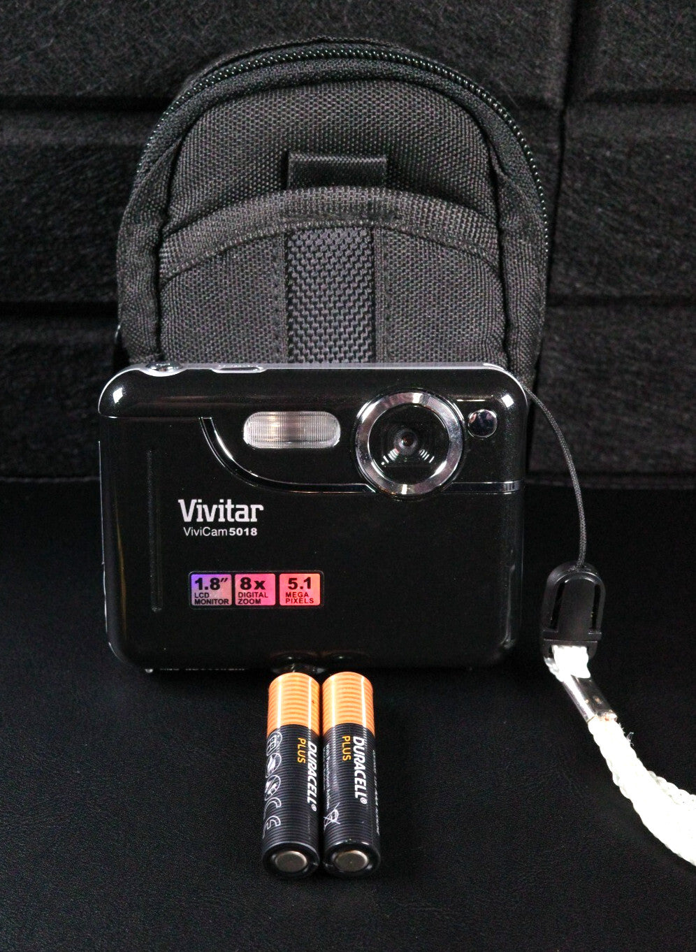 Vivitar Vivicam 5018 Y2K Compact 5.1MP Digital Camera & Batteries - Working