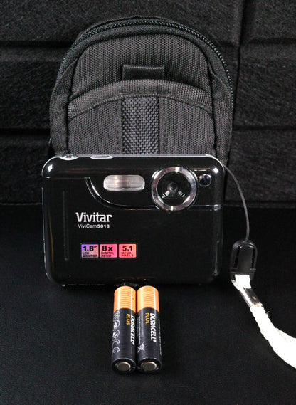 Vivitar Vivicam 5018 Y2K Compact 5.1MP Digital Camera & Batteries - Working