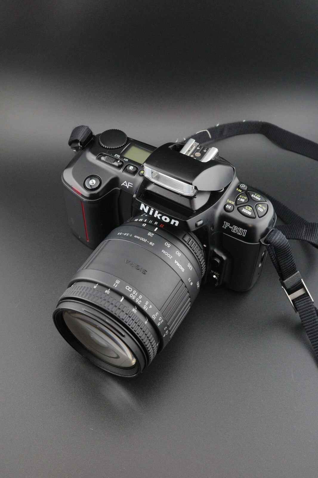 Nikon F-601 35mm SLR Film Camera + Sigma 28-200mm Lens - Film Tested & Working