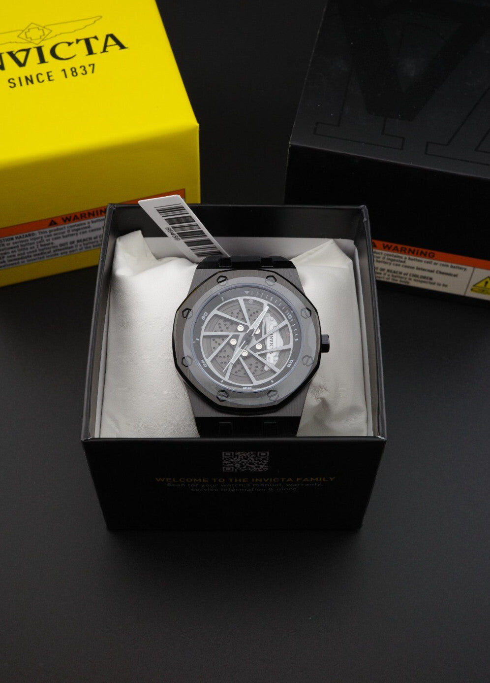 Invicta Speedway Rim Black Men's Watch – Model 69489 – 42mm New & Boxed