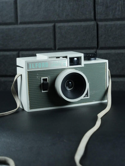 Ilford Sprite 35 Compact Vintage 1960's 35mm Film Camera & Case - Working (Z294)