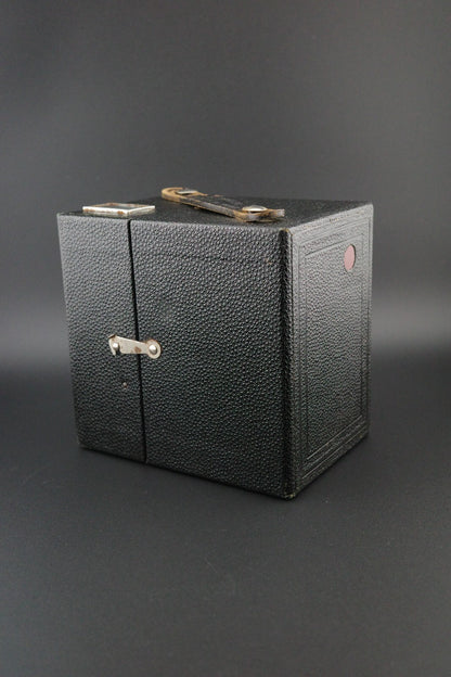 Kodak Six-20 Popular Brownie Vintage 1940's 620 Film Box Camera Tested Working