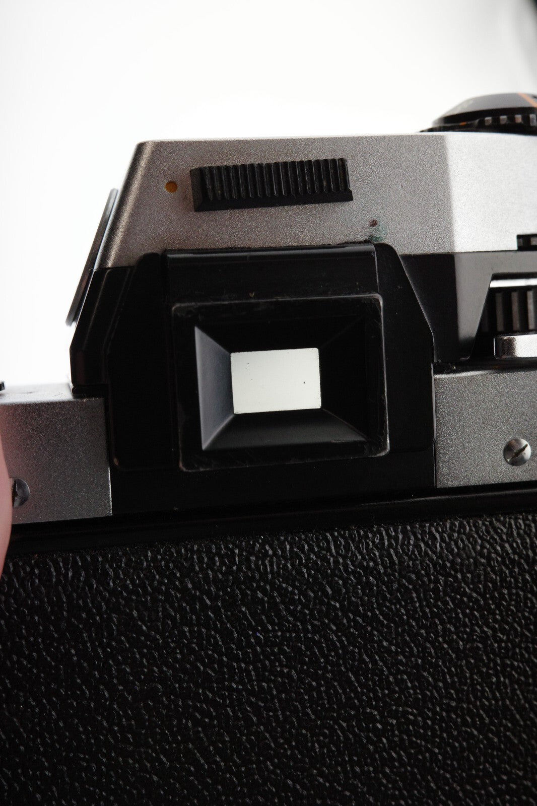 Exakta RTL 1000 35mm Vintage Camera, TTL Penta Prism - Body Only - Untested