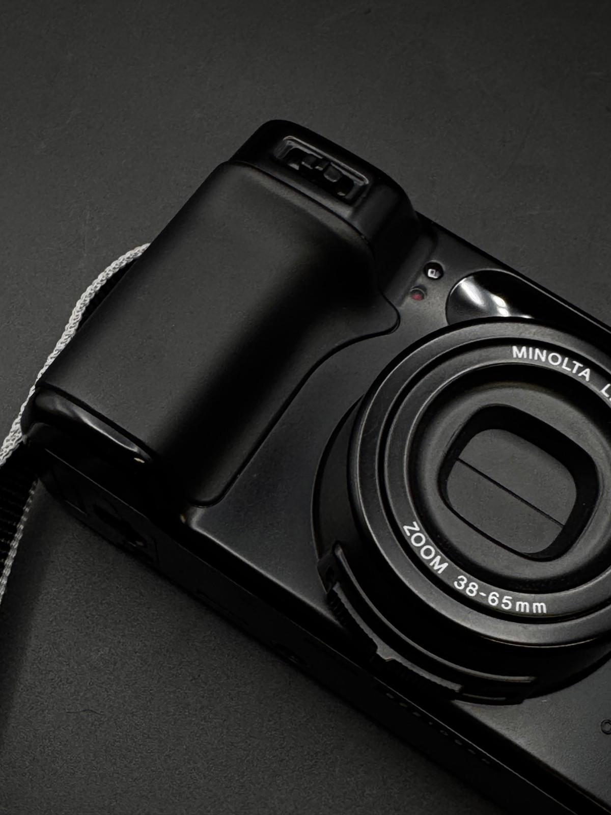Minolta AF Zoom 65 Vintage 1990's 35mm Film Point & Shoot Camera - Working B138