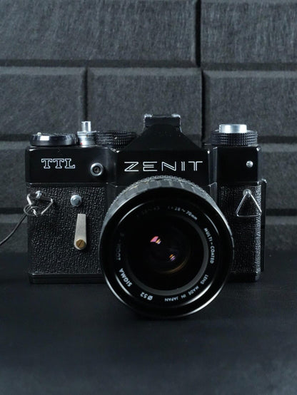 Zenit TTL Vintage 1980's 35mm Film Camera + Sigma 28-70mm (Faulty Light Meter)