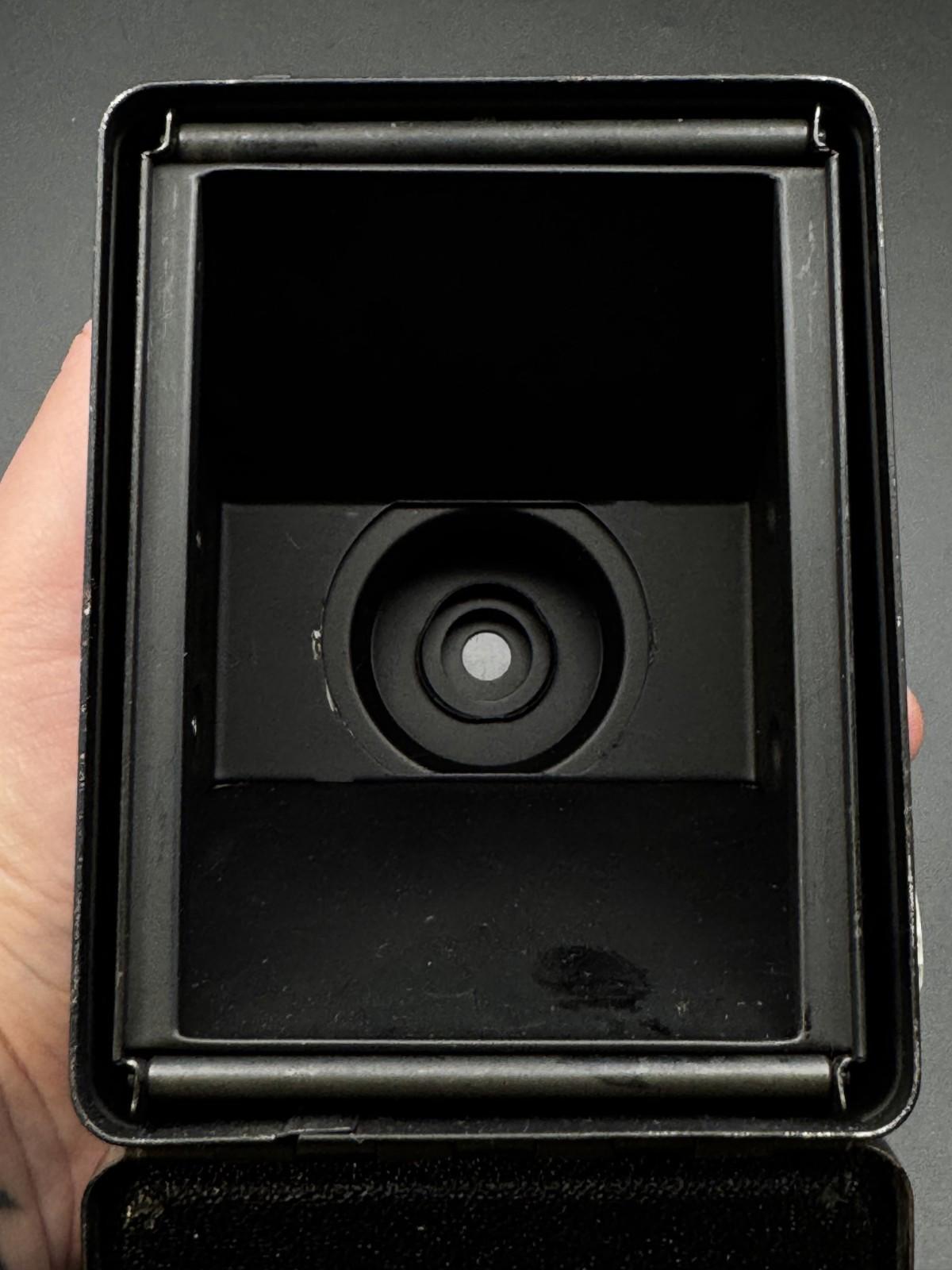 Working Kodak Brownie Six-20 Model D Vintage Film Camera with Case