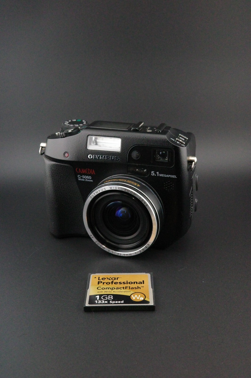 Olympus CAMEDIA C-5060 Retro 5.1MP Flip Screen Digital Camera + Card - Working